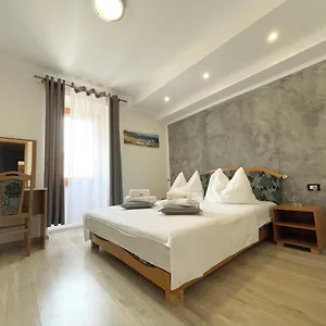rooms-valentino-porec-52440.in-istria.net/